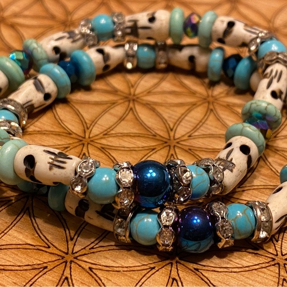 Handmade, carved bone skulls & turquoise, sacred geometry matching bracelet set - Picture 5 of 5